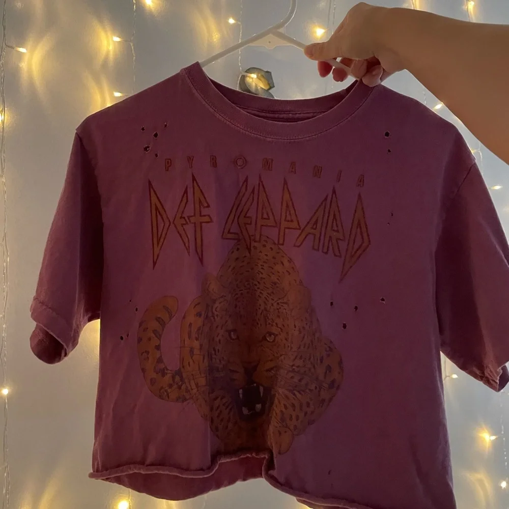 Cropped Tee - Picture 1 of 2